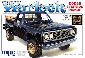 MPC  1/25 1977 Dodge Warlock Stepside Pickup Truck