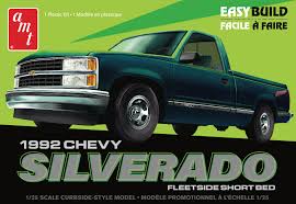 AMT 92' Silverado Shortbed Fleetside Easy Build 1:25