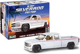 REVELL 1/25 99 Chevy Silverado Street Pickup