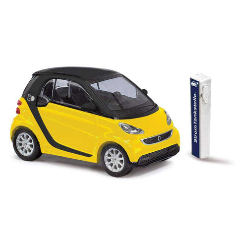 HO VEHICLE SMART CAR W/CHARGING STATION